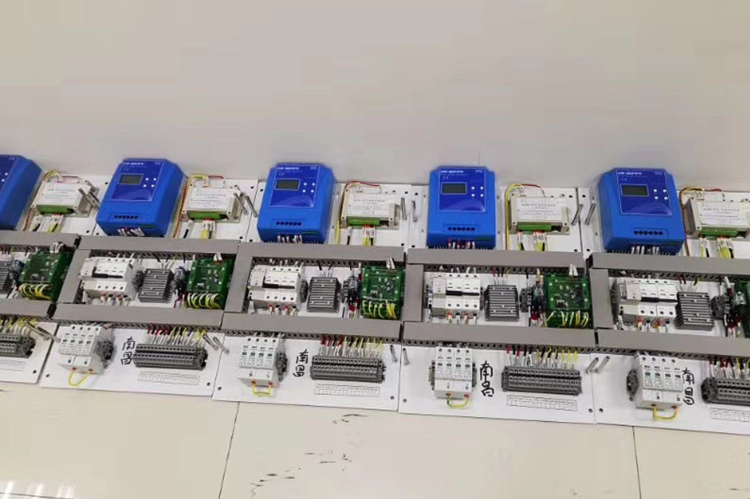 JN-MPPT-A MPPT Solar Controller Montage Demo